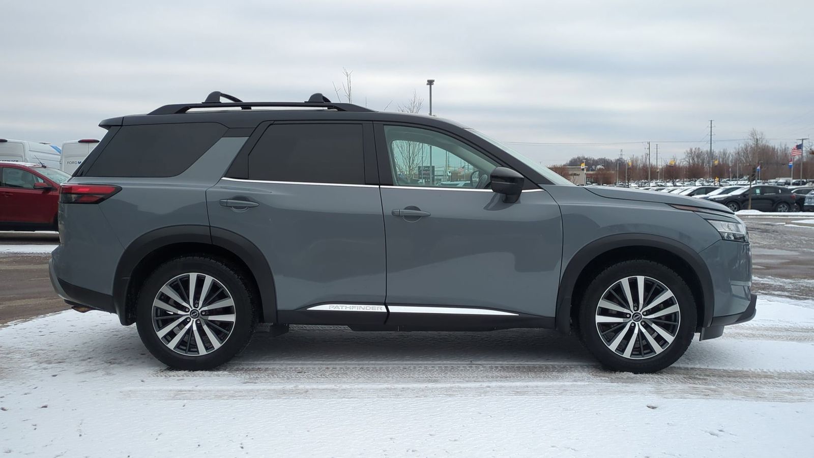 Thumbnail: 2022 Nissan Pathfinder - 8