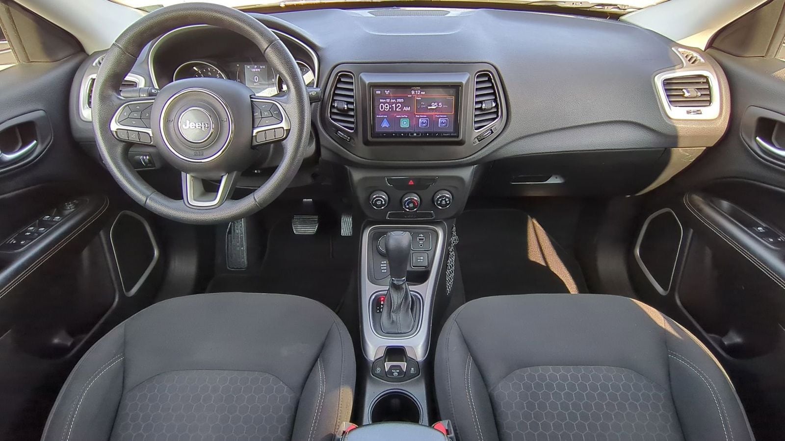 Thumbnail: 2018 Jeep Compass - 16