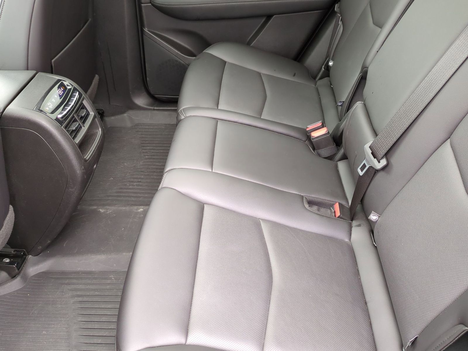 Thumbnail: 2021 Cadillac XT5 - 21