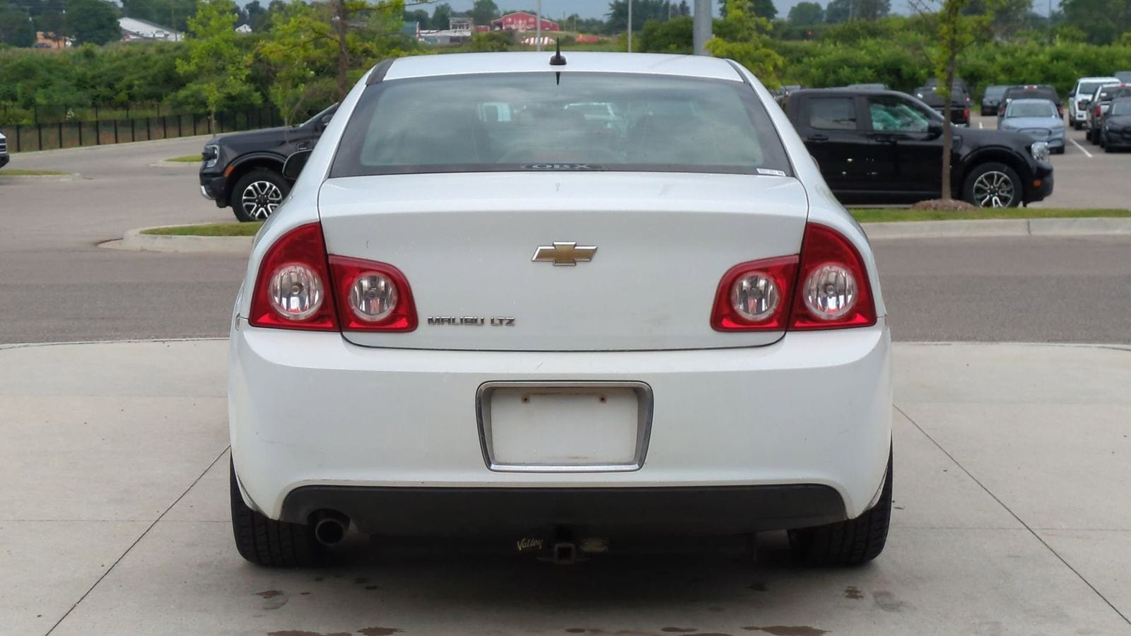 Thumbnail: 2011 Chevrolet Malibu - 5