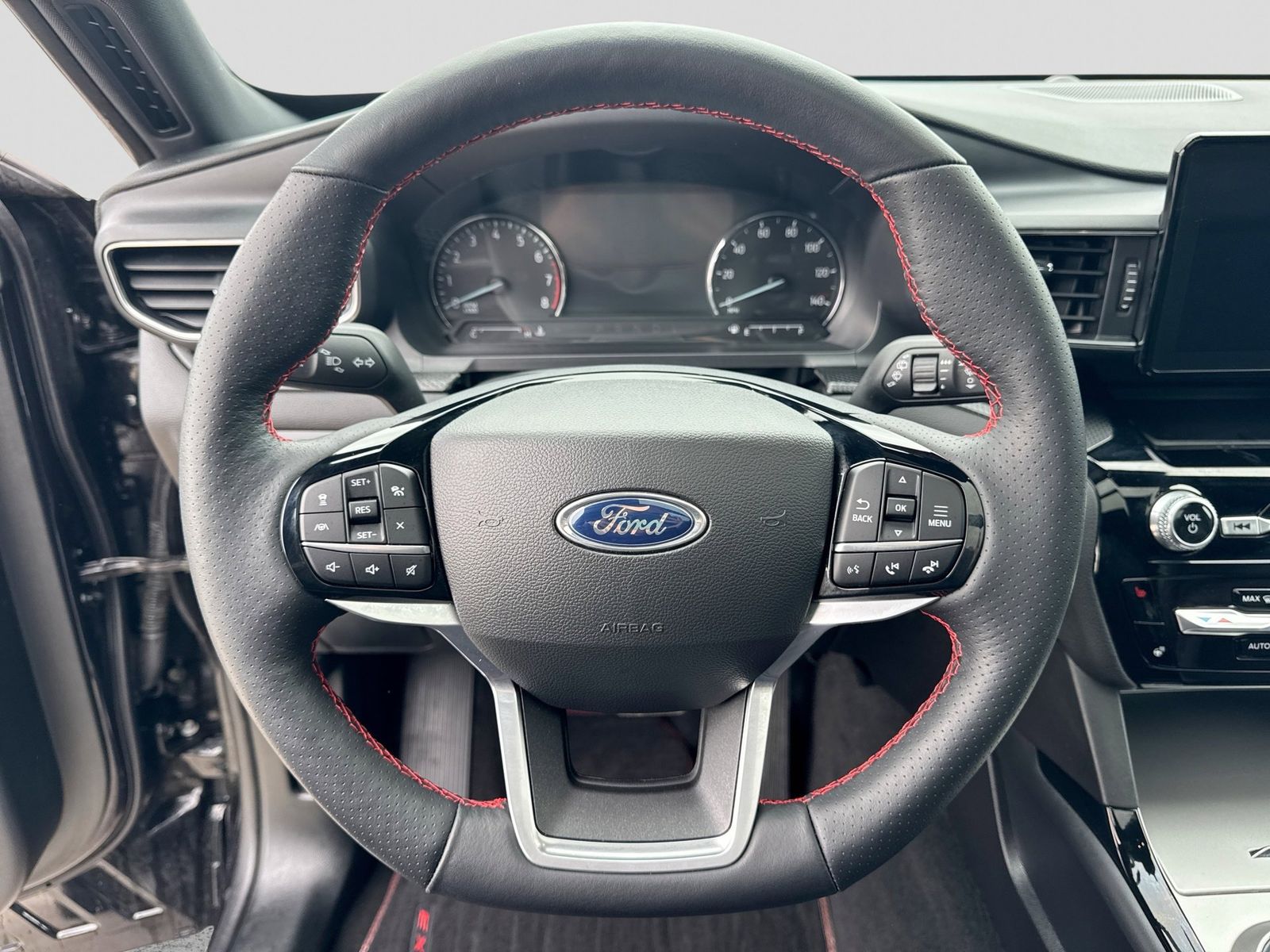Thumbnail: 2024 Ford Explorer - 28