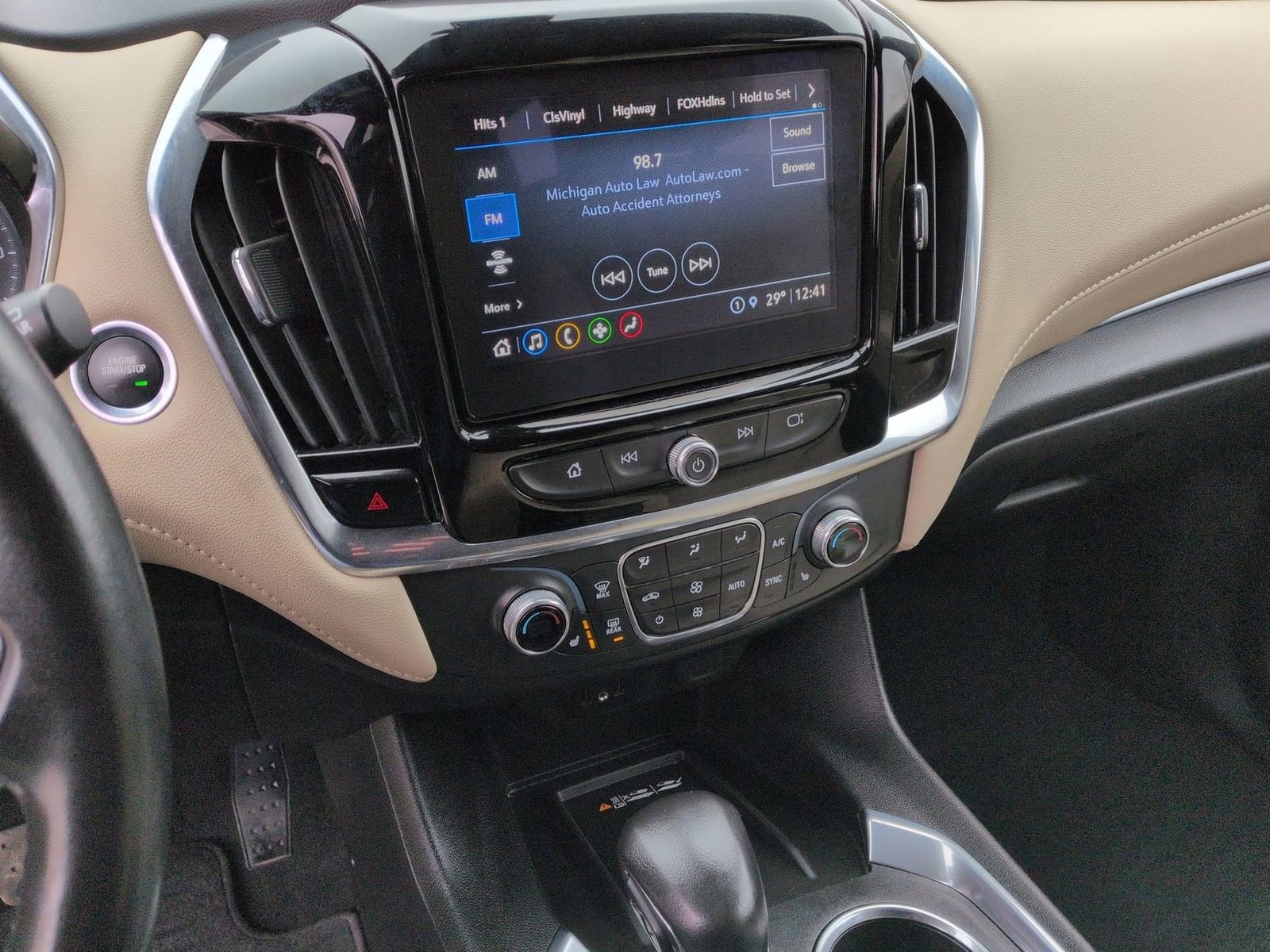 Thumbnail: 2022 Chevrolet Traverse - 31