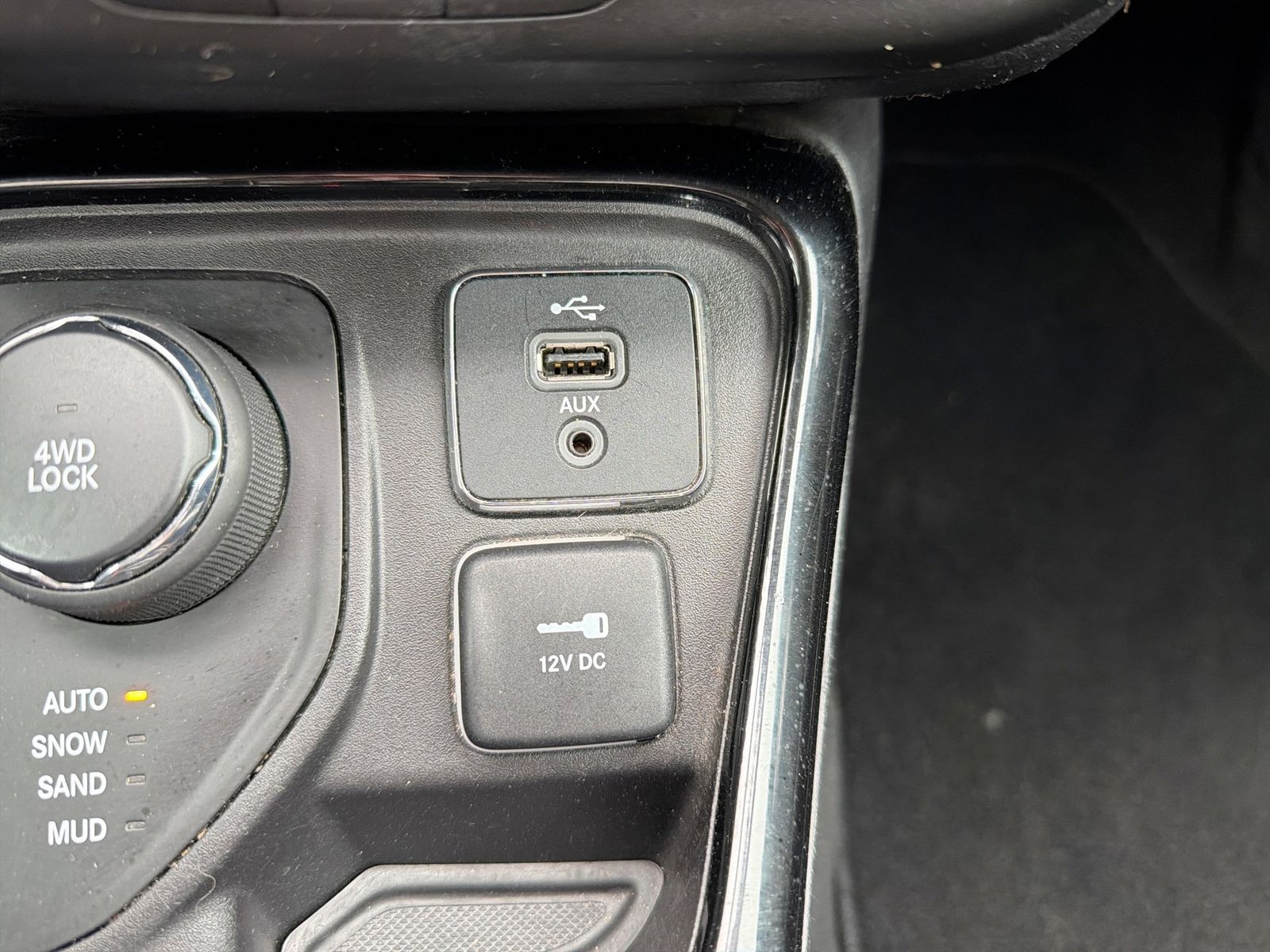 Thumbnail: 2018 Jeep Compass - 32