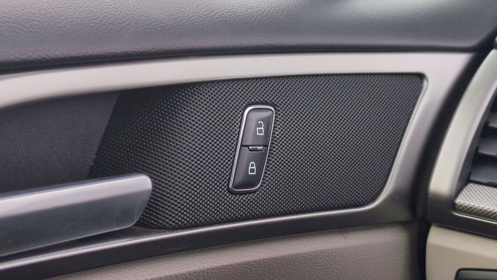 Thumbnail: 2017 Ford Fusion - 31