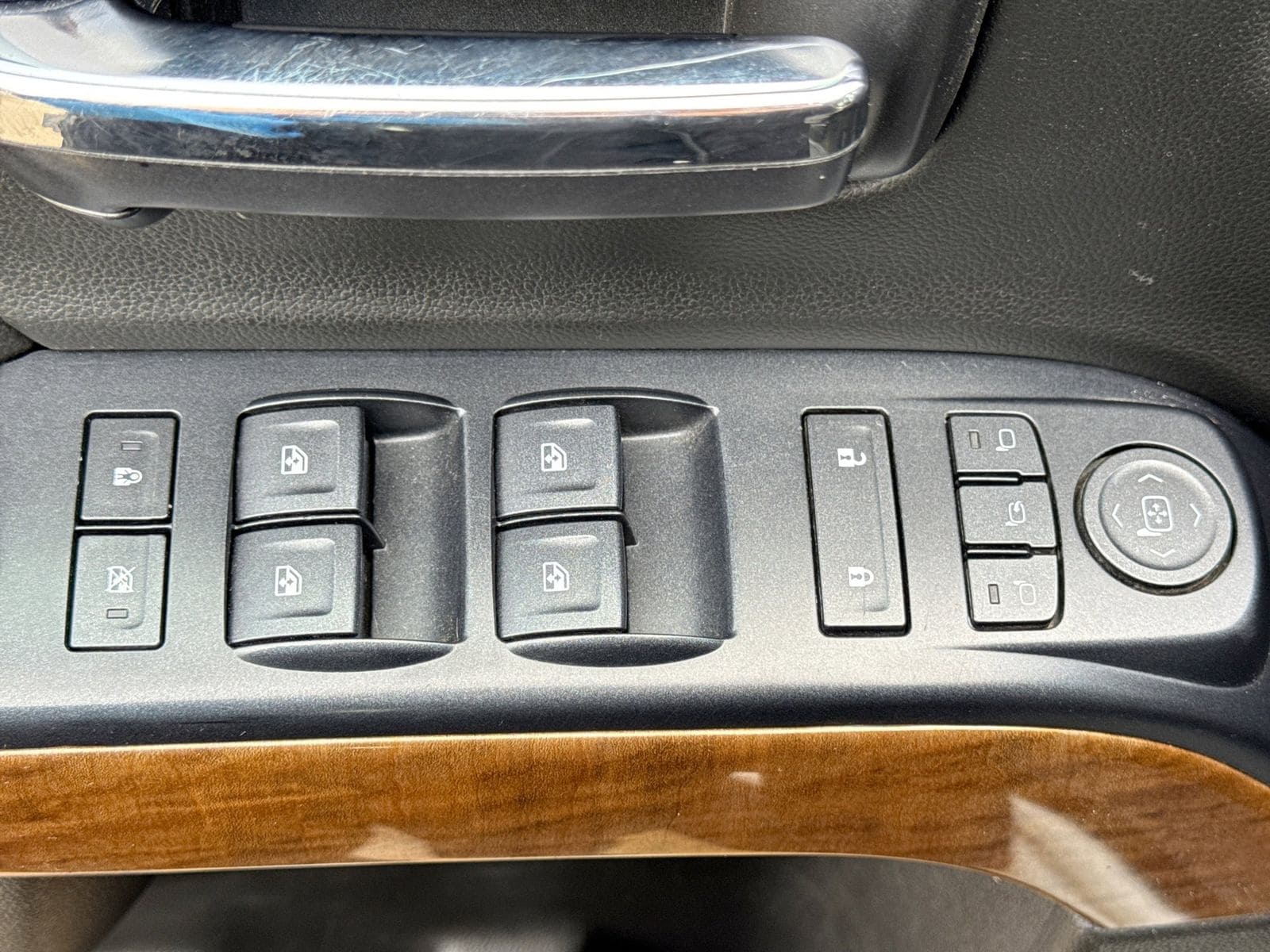 Thumbnail: 2017 Chevrolet Silverado 3500 - 17