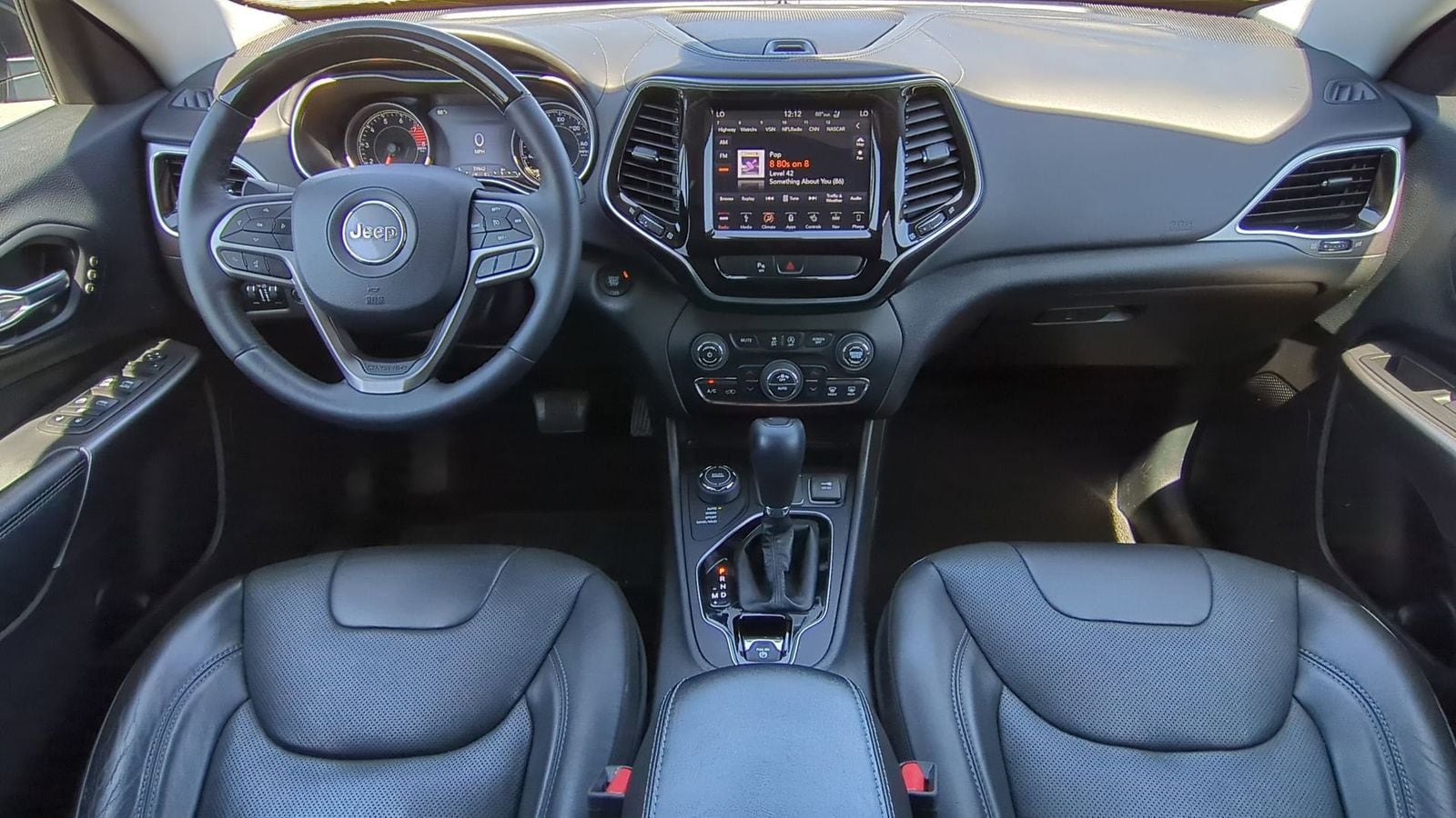2019 Jeep Cherokee Overland 16