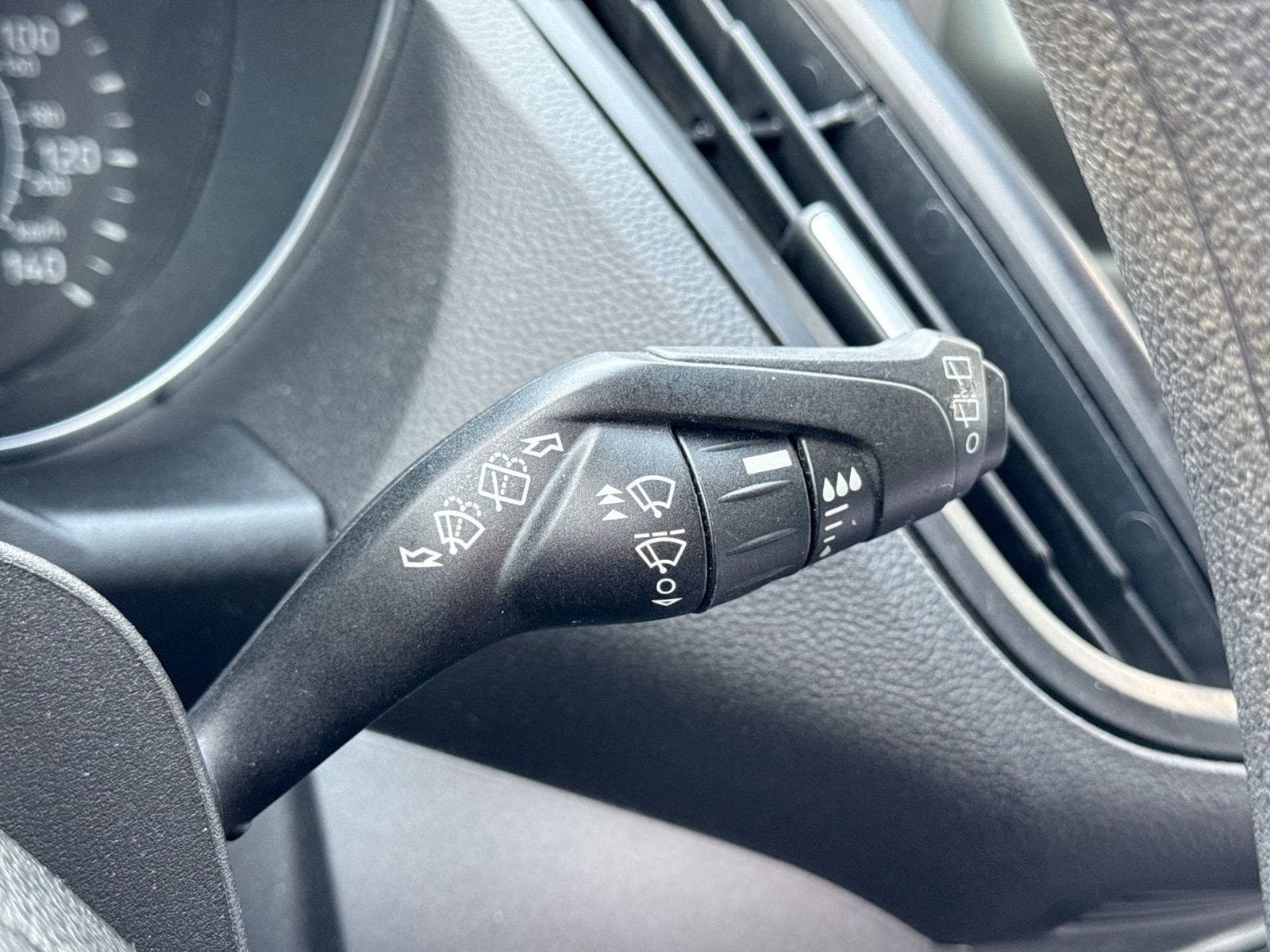 Thumbnail: 2017 Ford Escape - 26