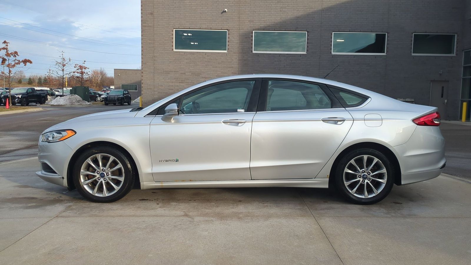 Used 2017 Ford Fusion Hybrid SE with VIN 3FA6P0LU2HR319101 for sale in Washington, MI