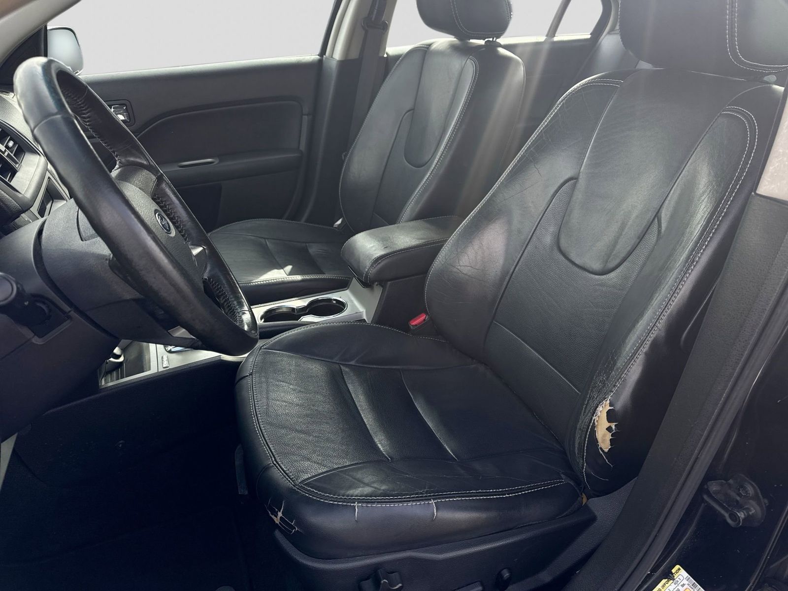 Thumbnail: 2010 Ford Fusion - 10