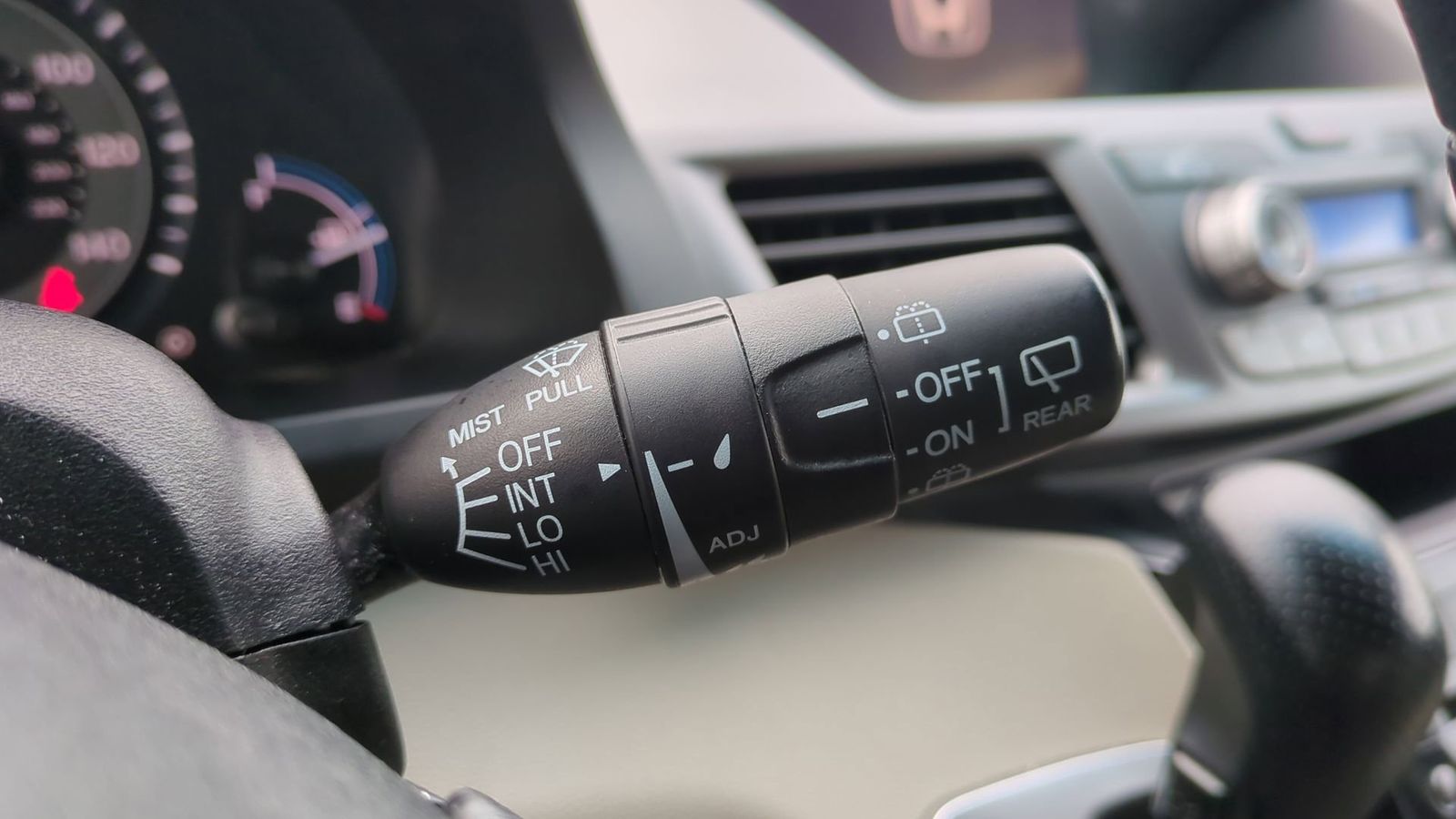 Thumbnail: 2012 Honda Odyssey - 23