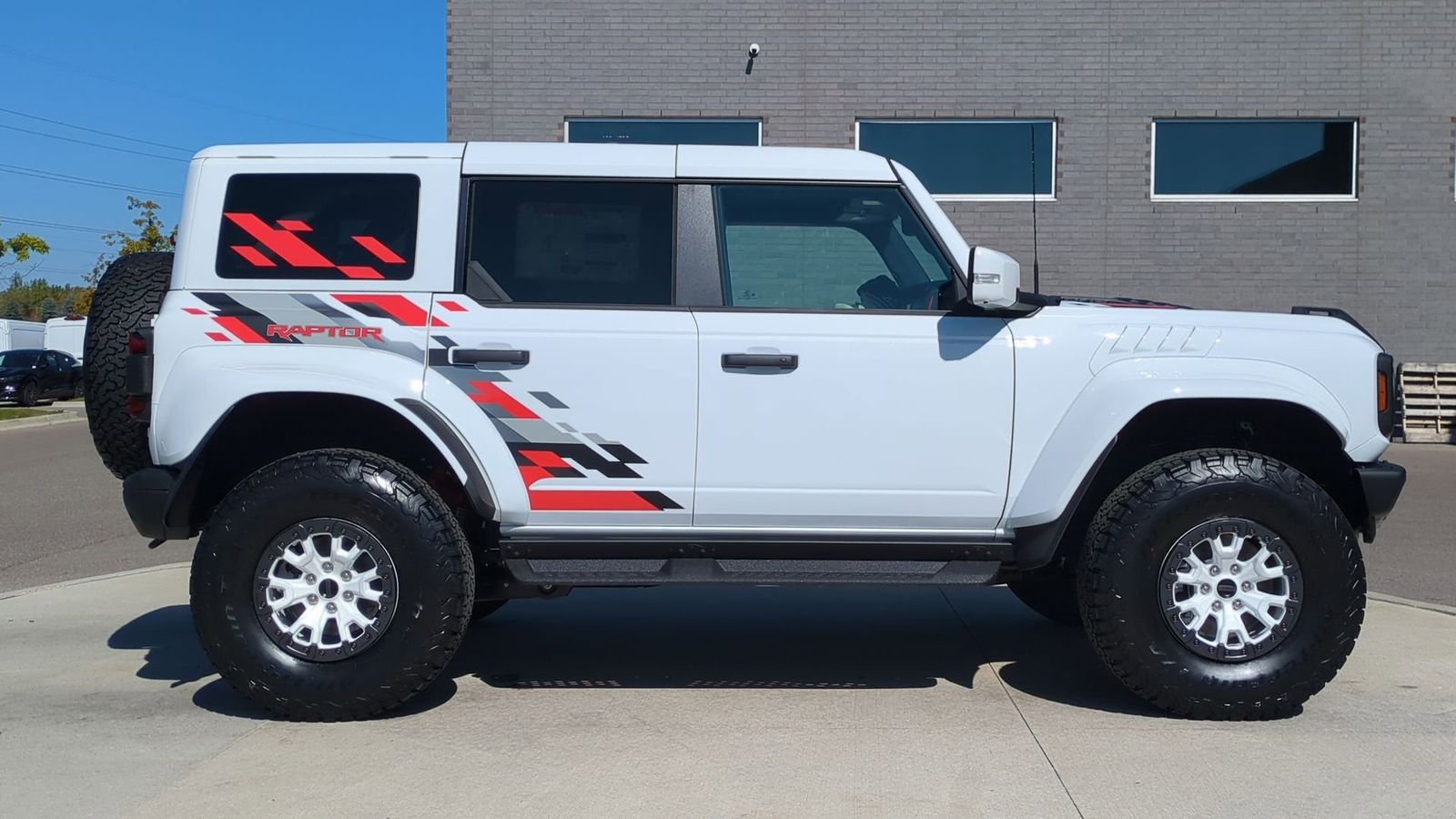 Thumbnail: 2025 Ford Bronco - 8