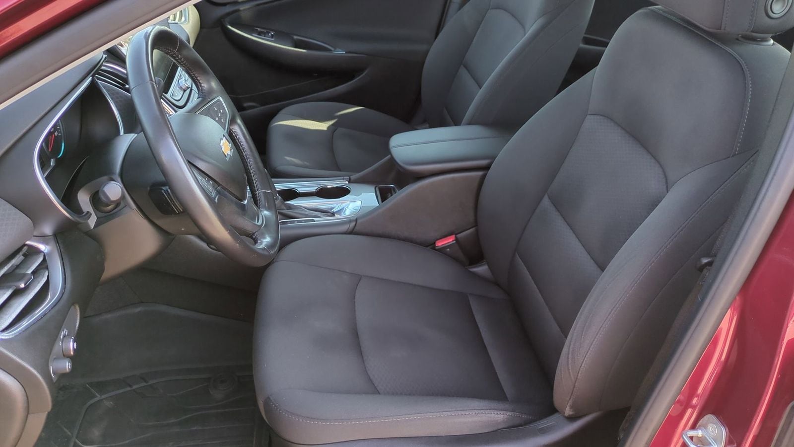 Thumbnail: 2018 Chevrolet Malibu - 17