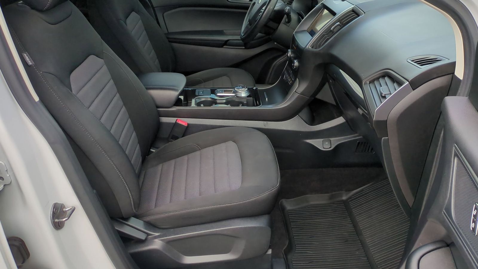 Thumbnail: 2020 Ford Edge - 21
