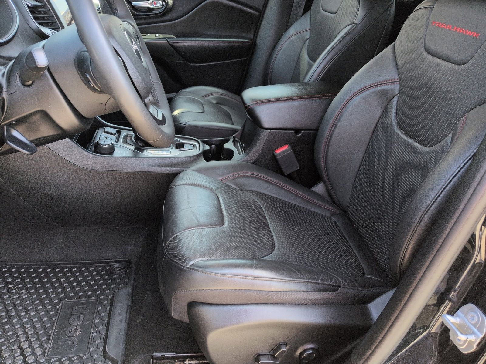 Thumbnail: 2021 Jeep Cherokee - 20