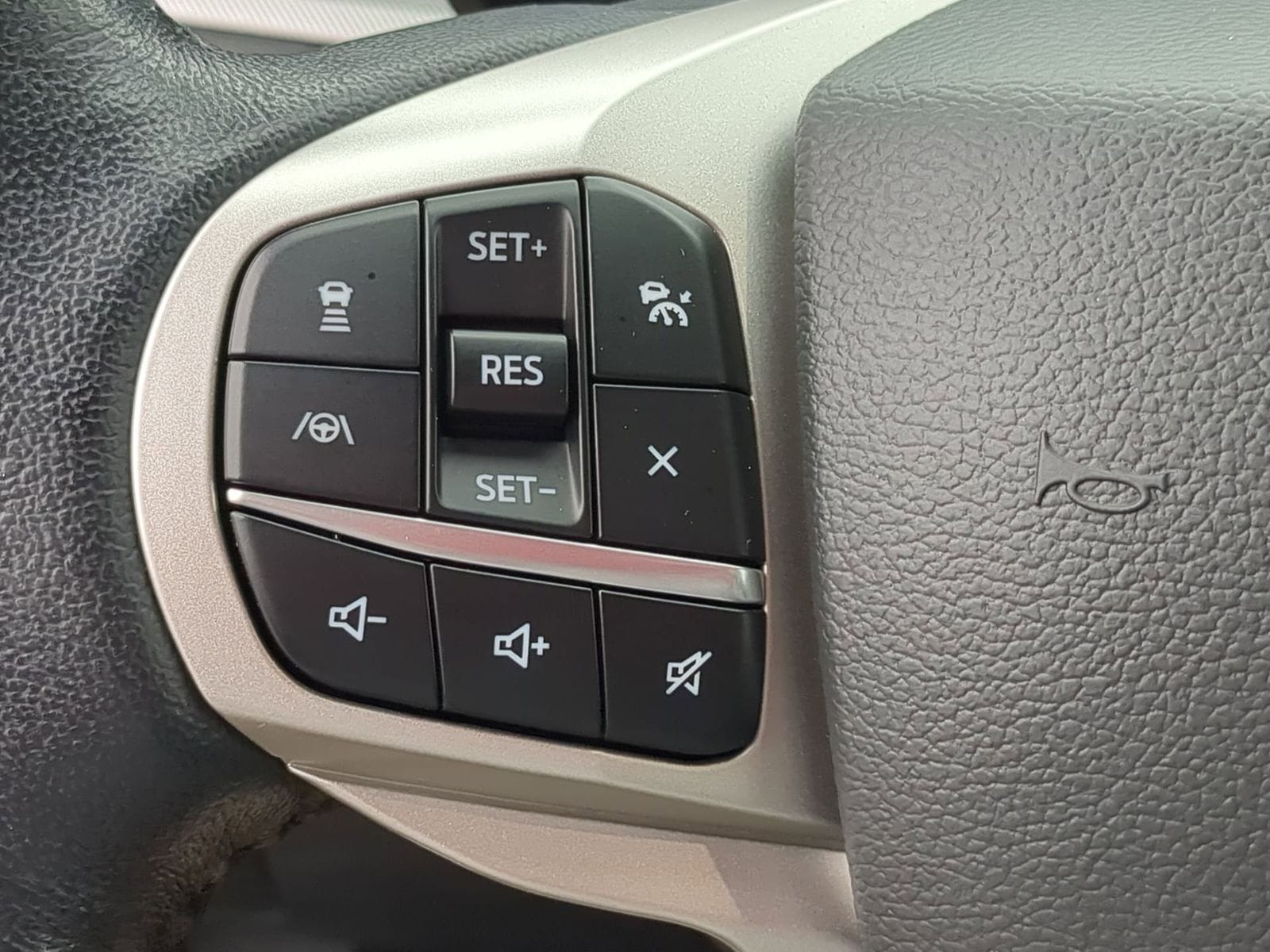 Thumbnail: 2022 Ford Explorer - 29