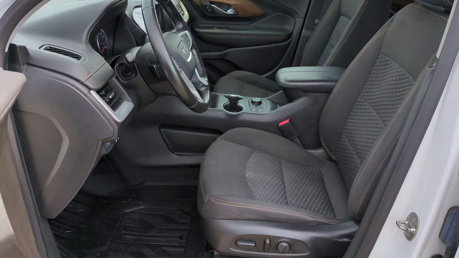 Thumbnail: 2020 GMC Terrain - 16