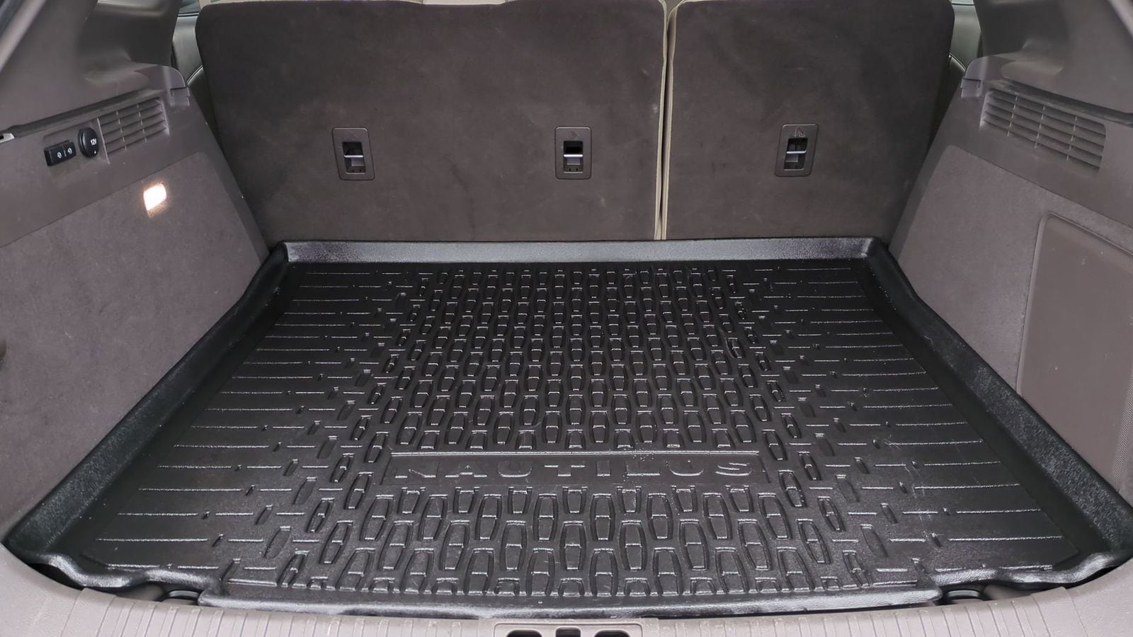 Thumbnail: 2022 Lincoln Nautilus - 41