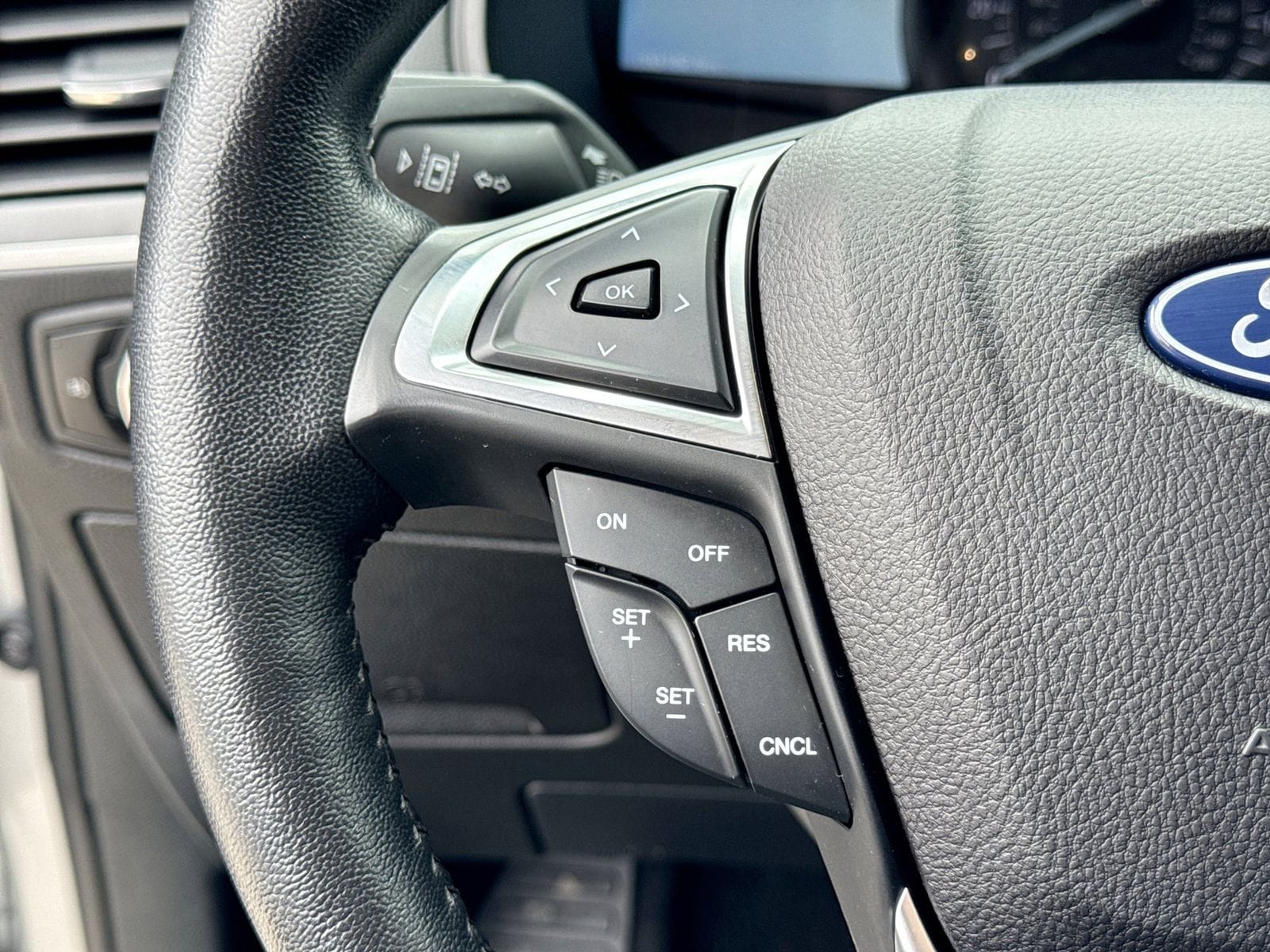Thumbnail: 2023 Ford Edge - 26