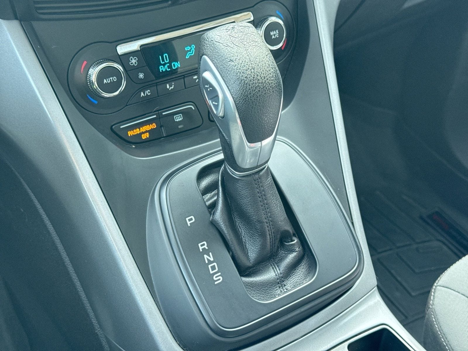 Thumbnail: 2015 Ford Escape - 34