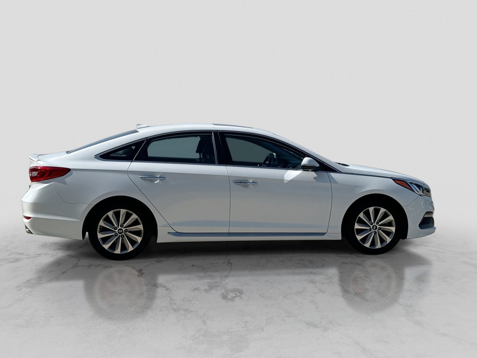Thumbnail: 2017 Hyundai Sonata - 8