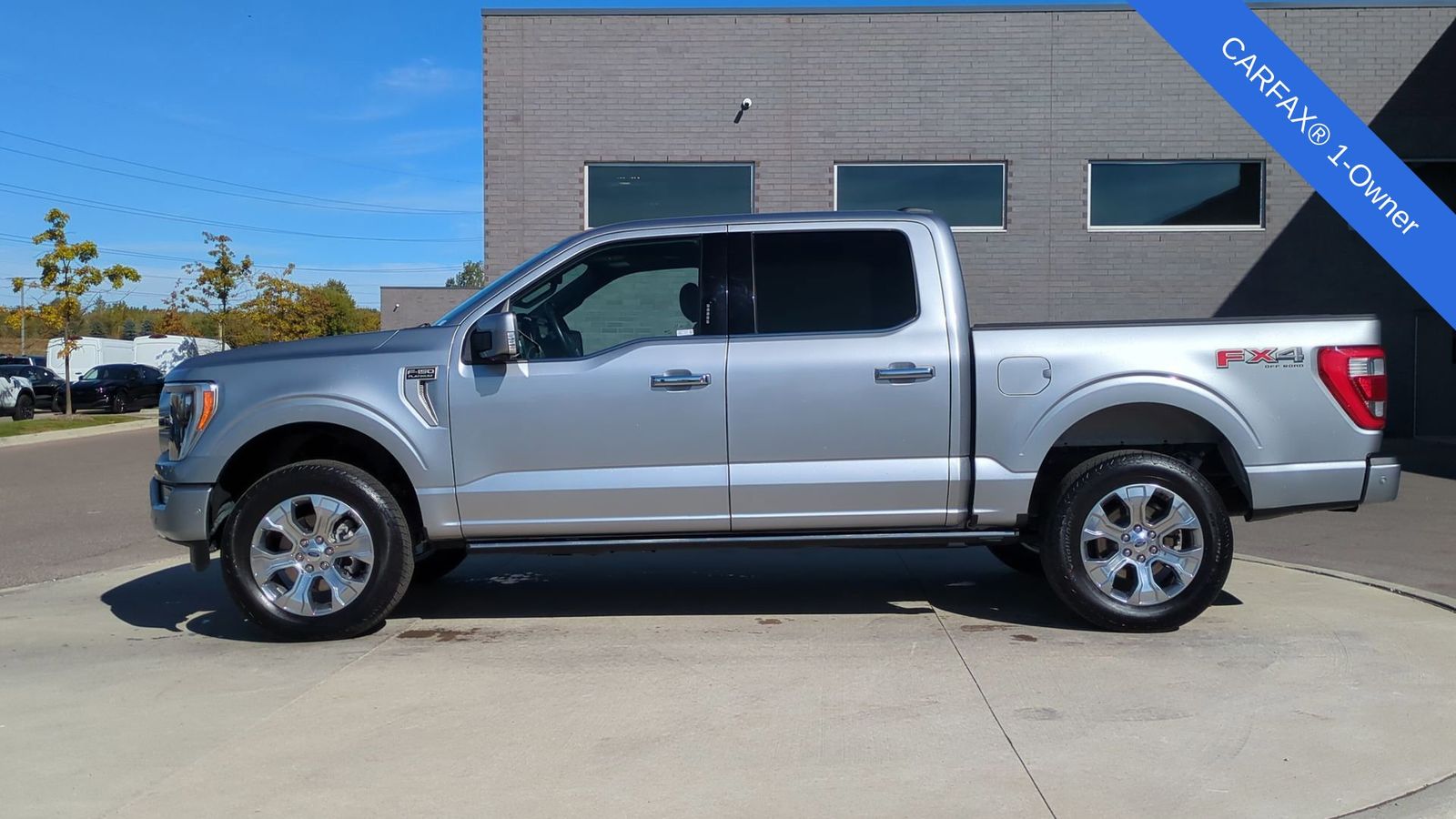 2022 Ford F-150 Platinum photo 2