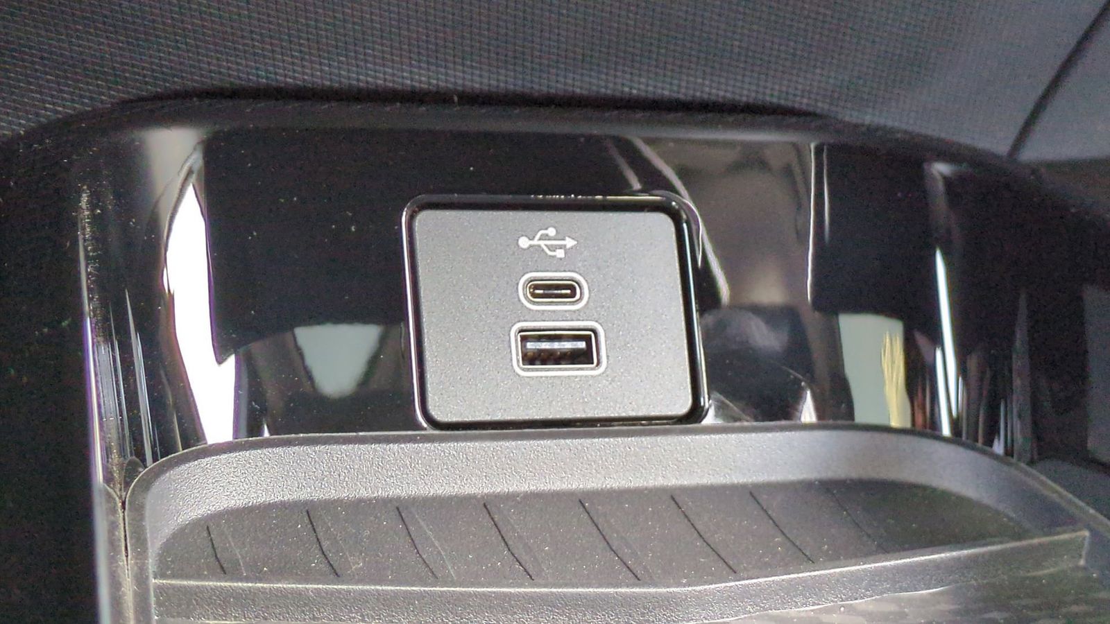 Thumbnail: 2025 Ford Mustang Mach-E - 31