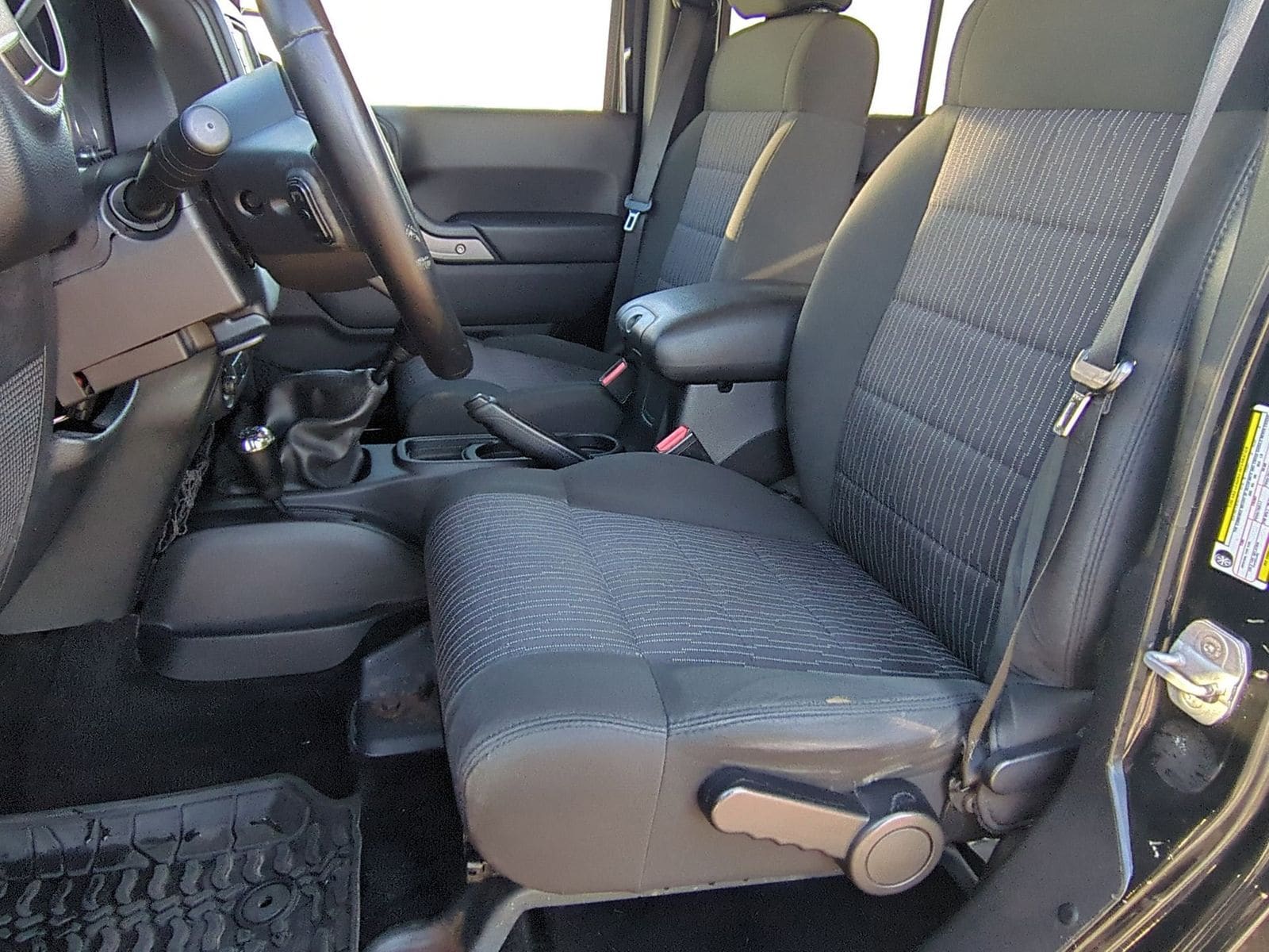 Thumbnail: 2012 Jeep Wrangler - 19