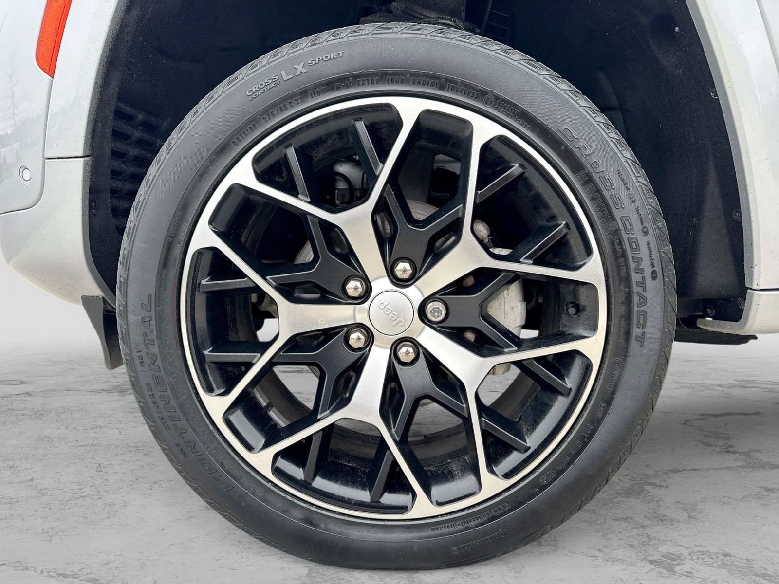 Thumbnail: 2023 Jeep Grand Cherokee - 14