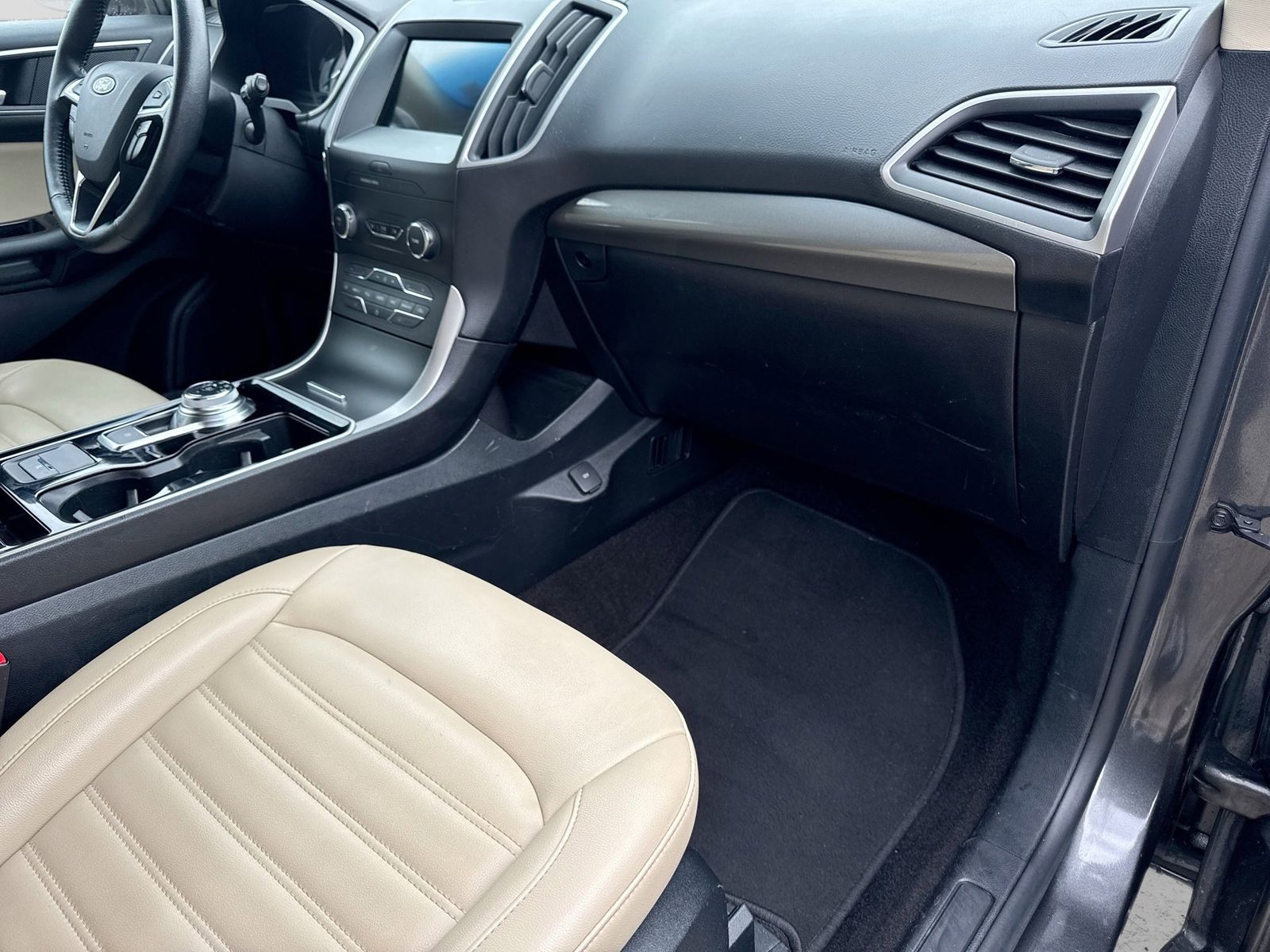 Thumbnail: 2020 Ford Edge - 8