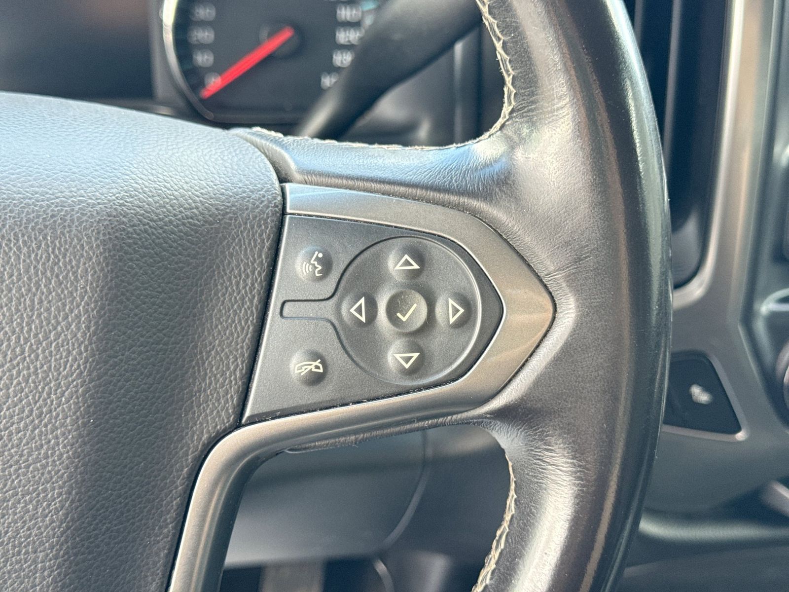 Thumbnail: 2018 Chevrolet Silverado 1500 - 26