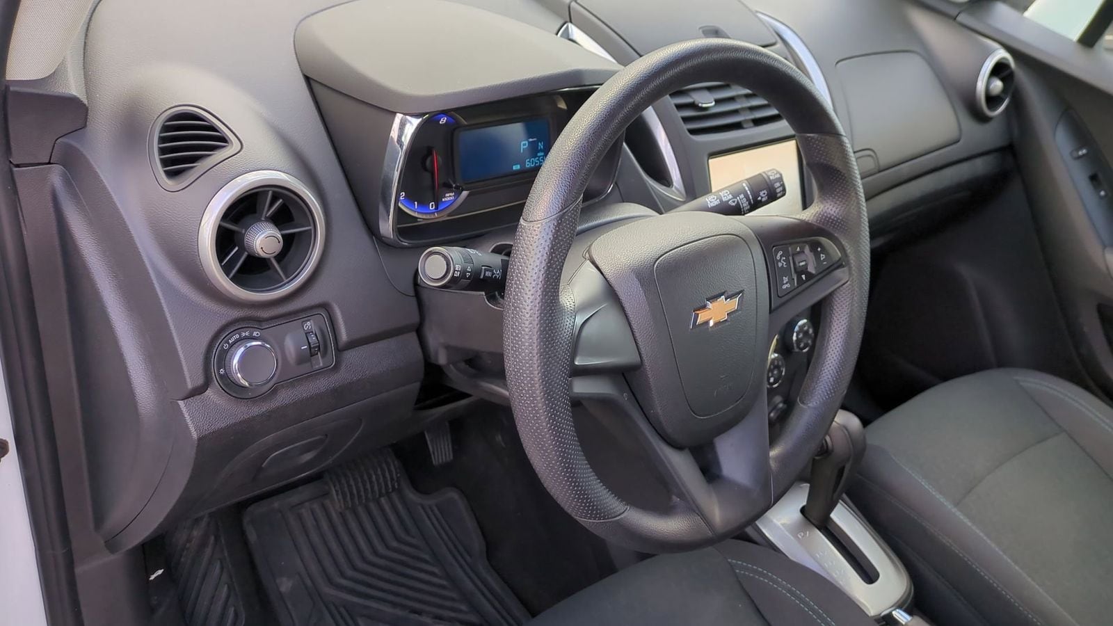 Thumbnail: 2016 Chevrolet Trax - 2