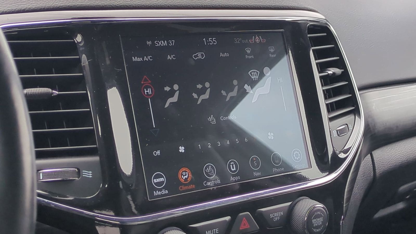 Thumbnail: 2022 Jeep Grand Cherokee - 35