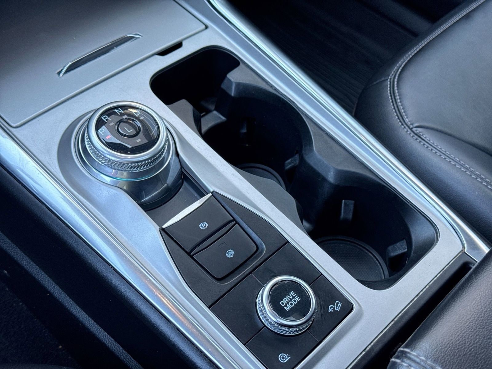 Thumbnail: 2022 Ford Explorer - 36