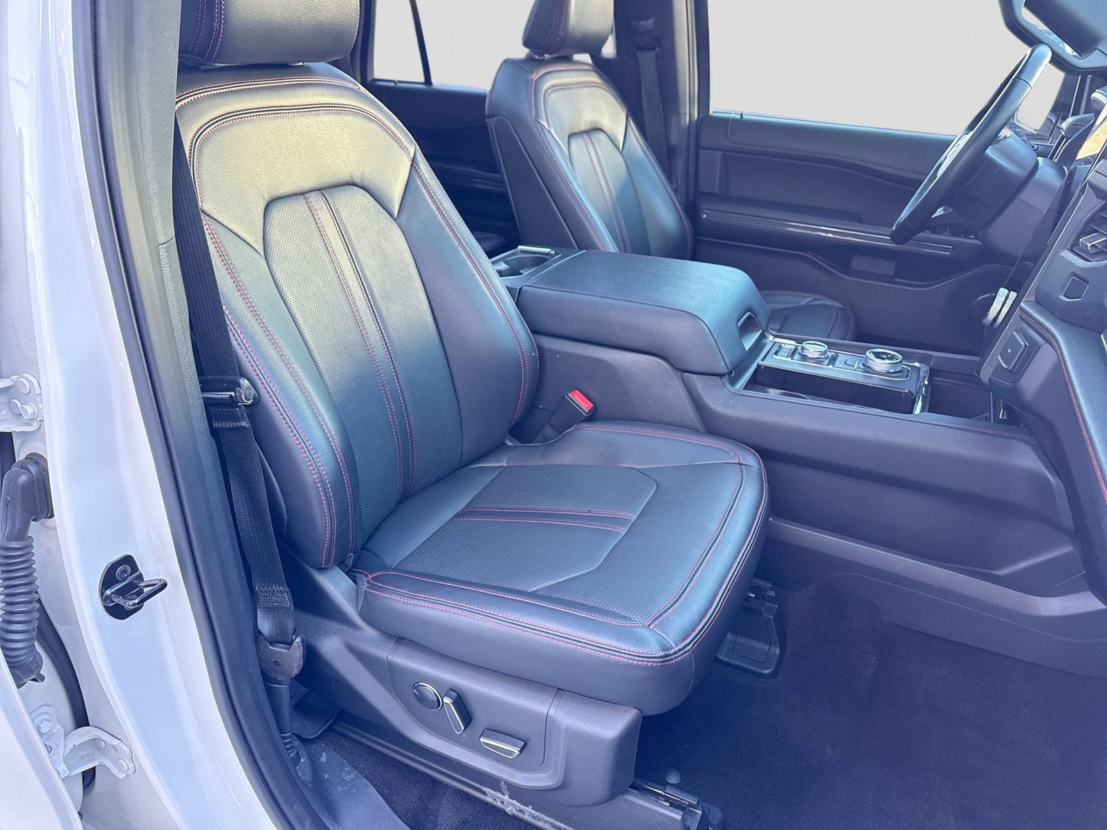 Thumbnail: 2023 Ford Expedition - 25