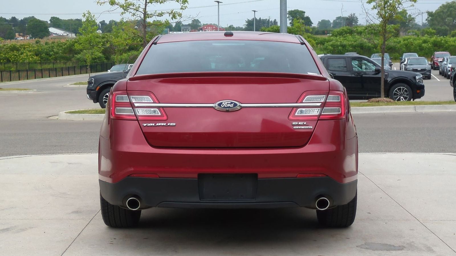 Thumbnail: 2016 Ford Taurus - 4