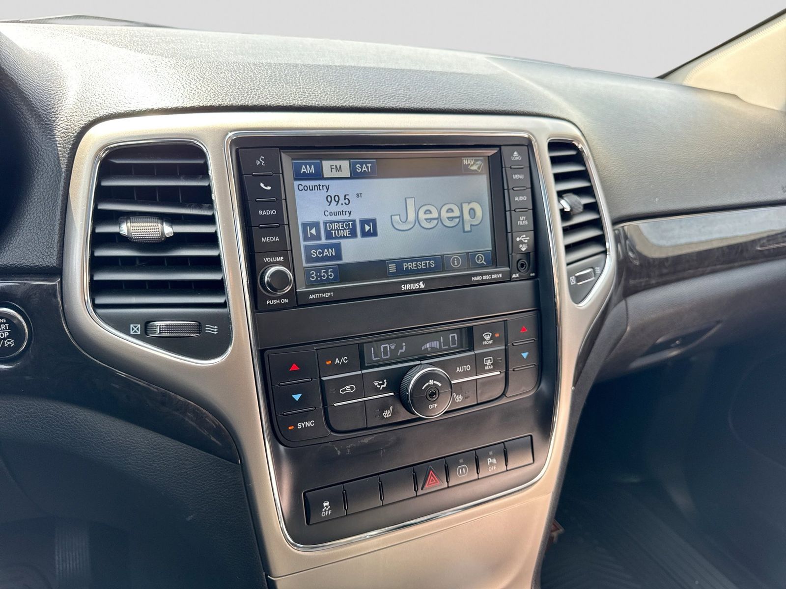 Thumbnail: 2012 Jeep Grand Cherokee - 29