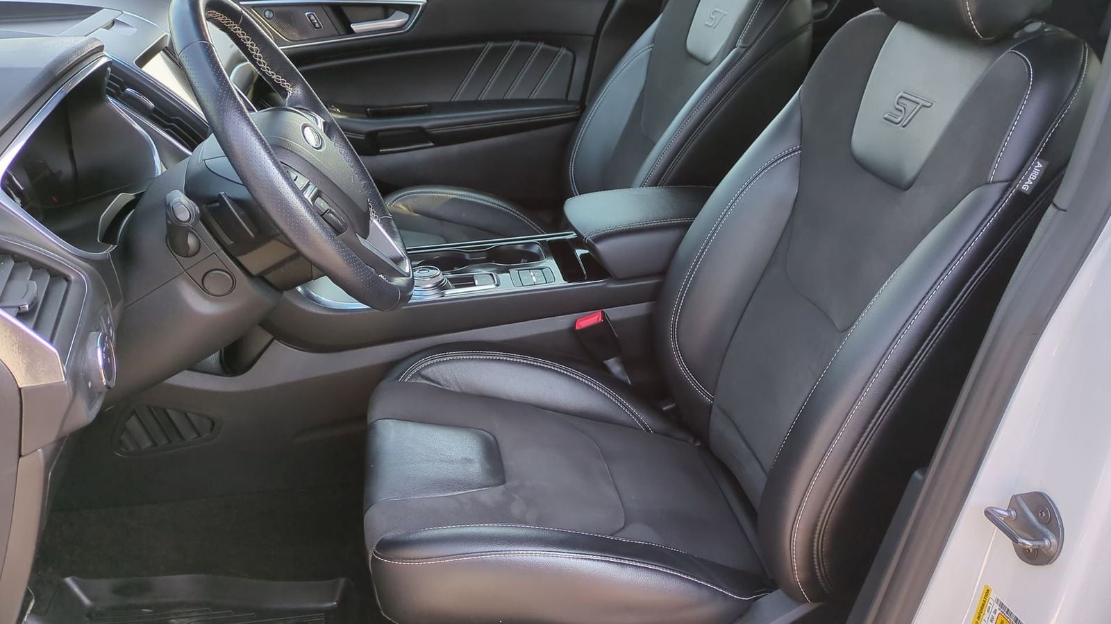 2020 Ford Edge ST 17
