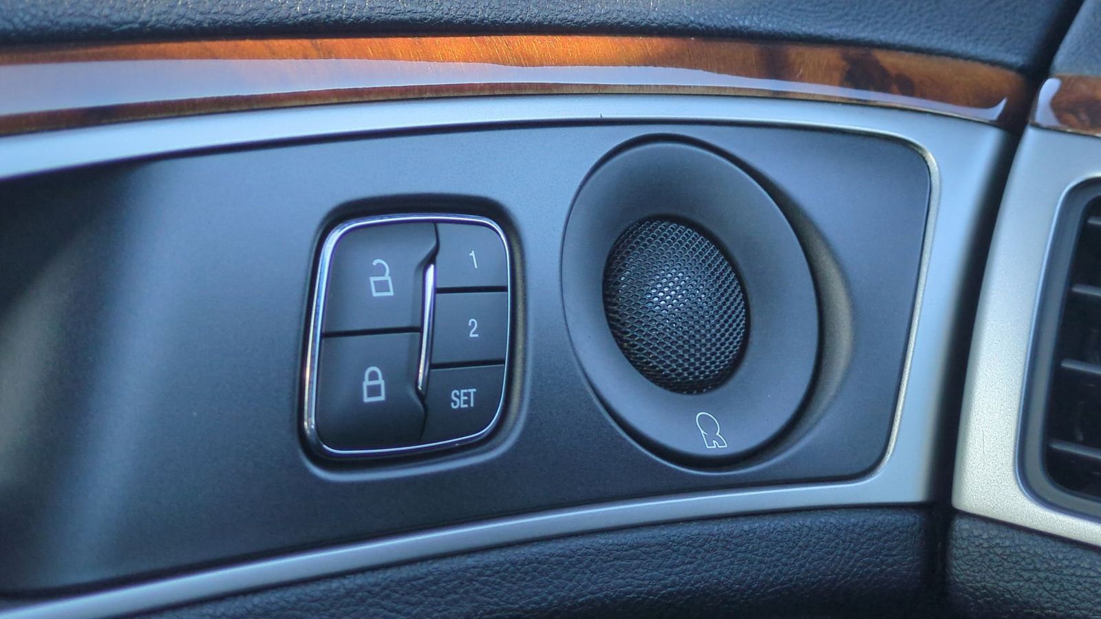 Thumbnail: 2020 Lincoln MKZ - 35