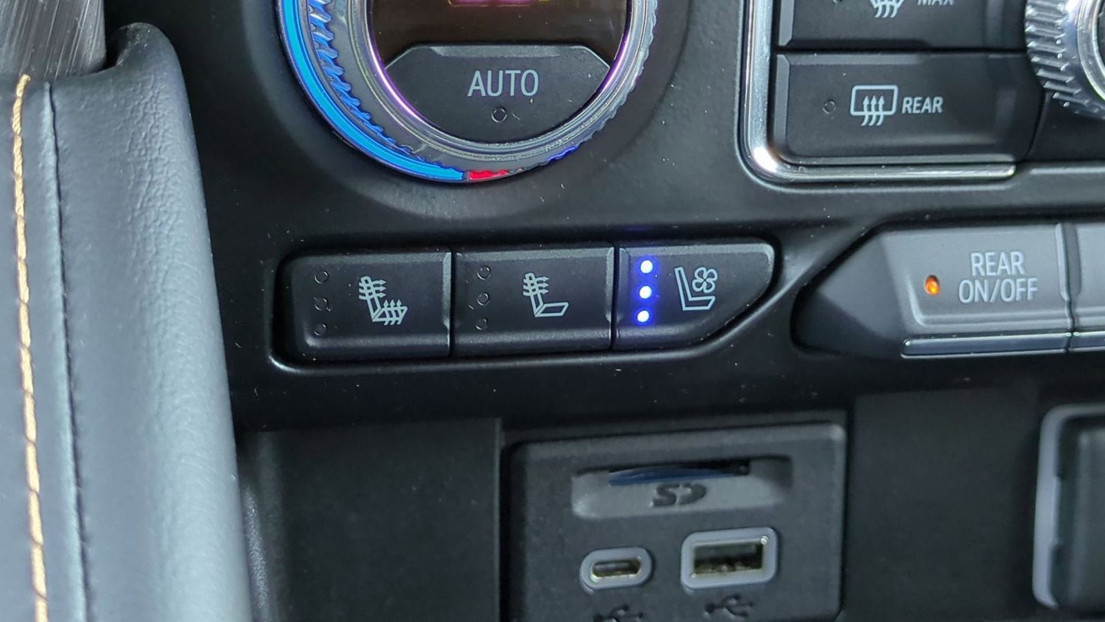 Thumbnail: 2021 GMC Yukon - 41