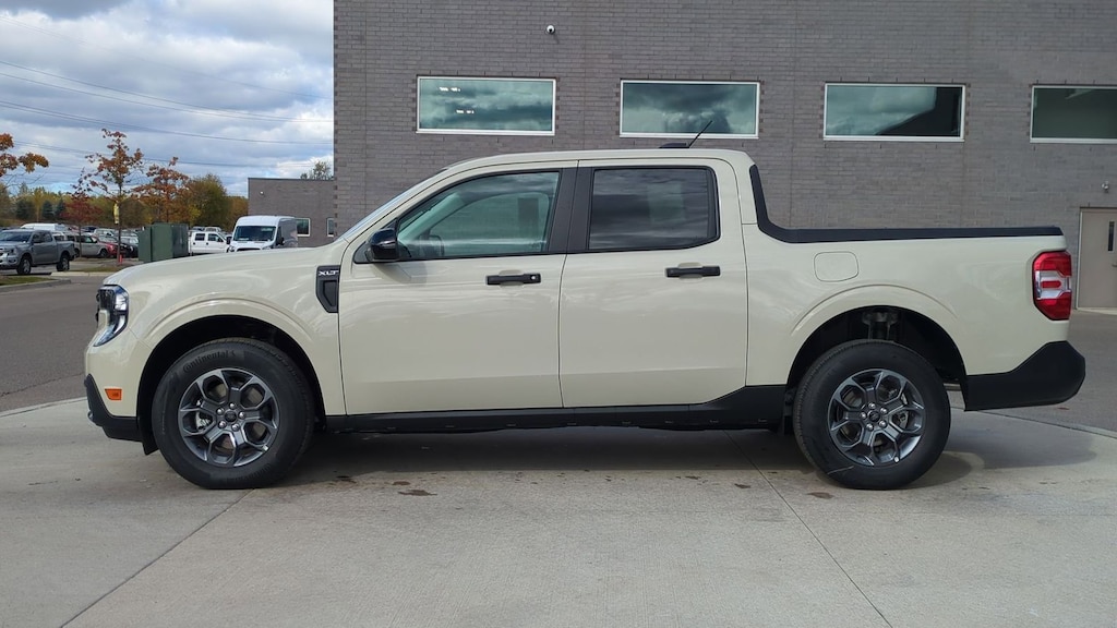 New 2025 Ford Maverick XLT Truck