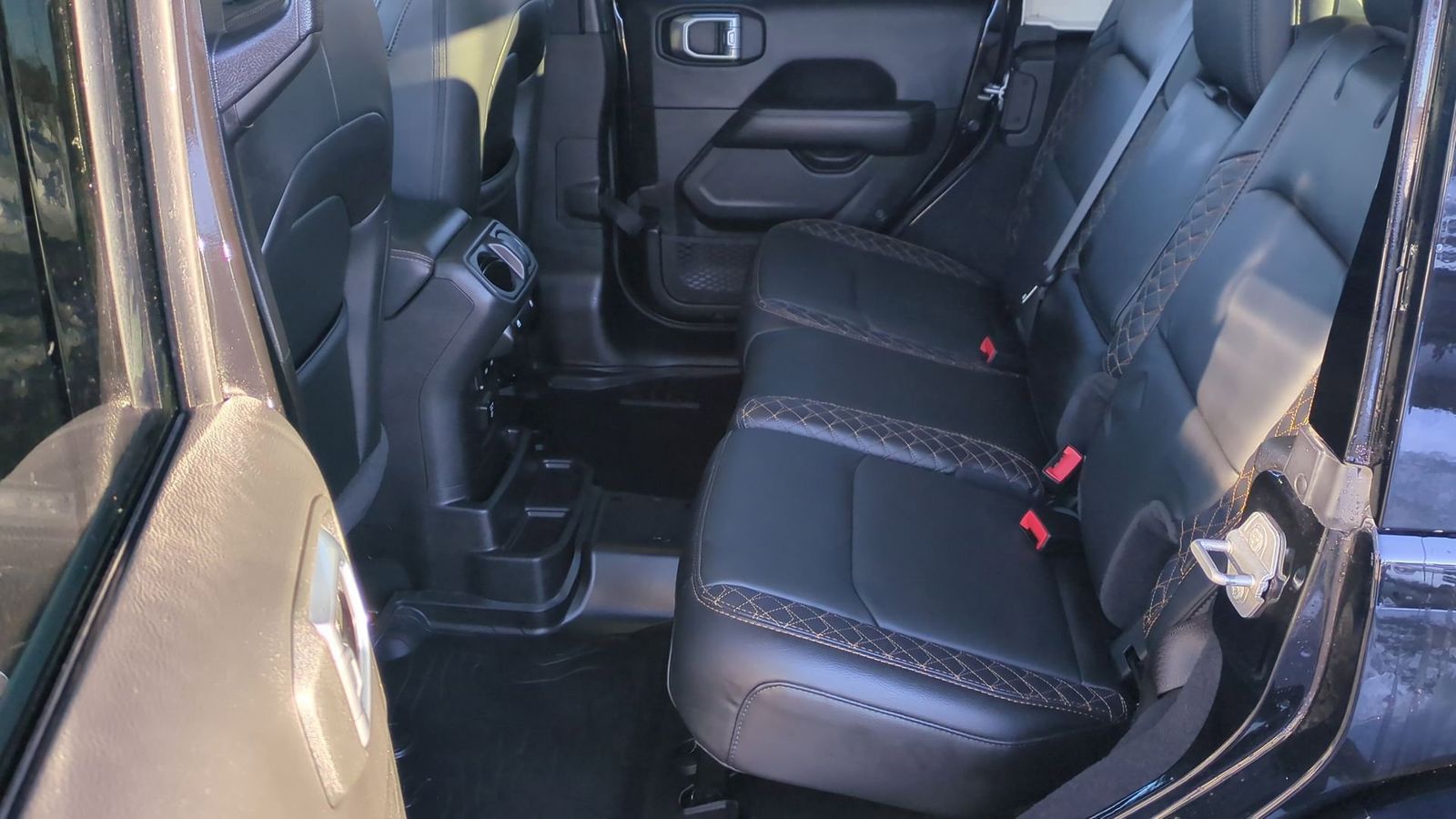 Thumbnail: 2022 Jeep Wrangler - 21