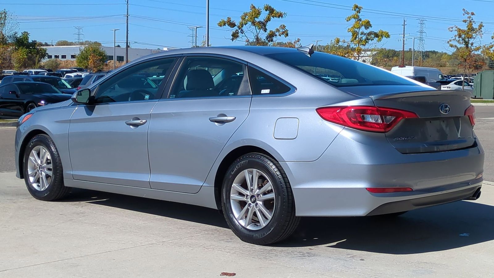 2016 Hyundai Sonata Base photo 3