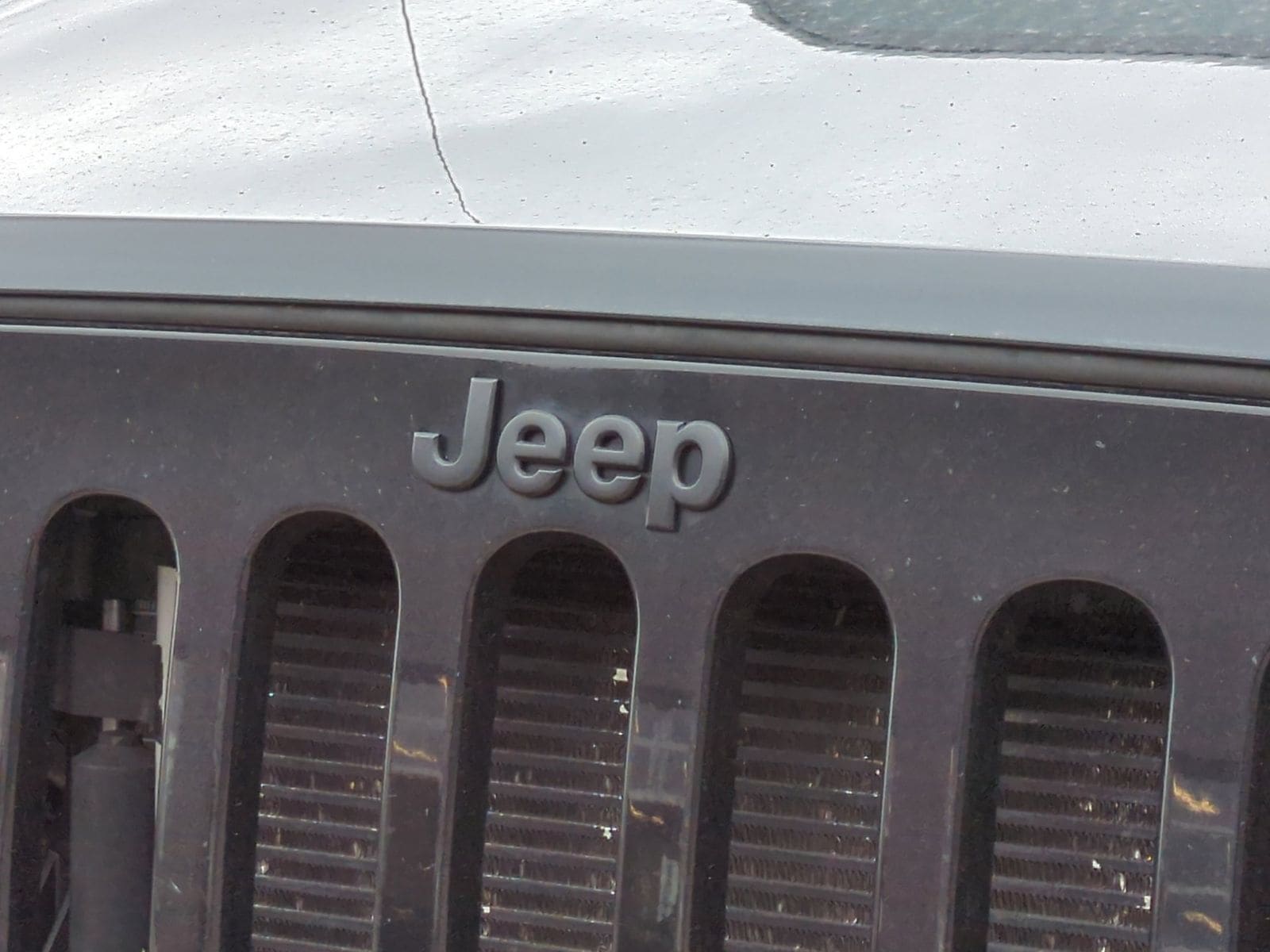 Thumbnail: 2017 Jeep Wrangler - 14