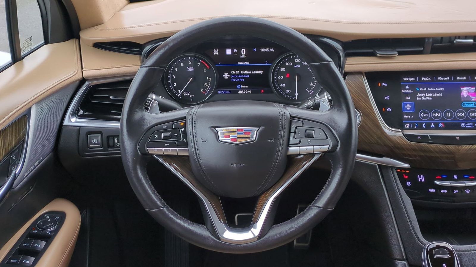 Thumbnail: 2021 Cadillac XT6 - 25