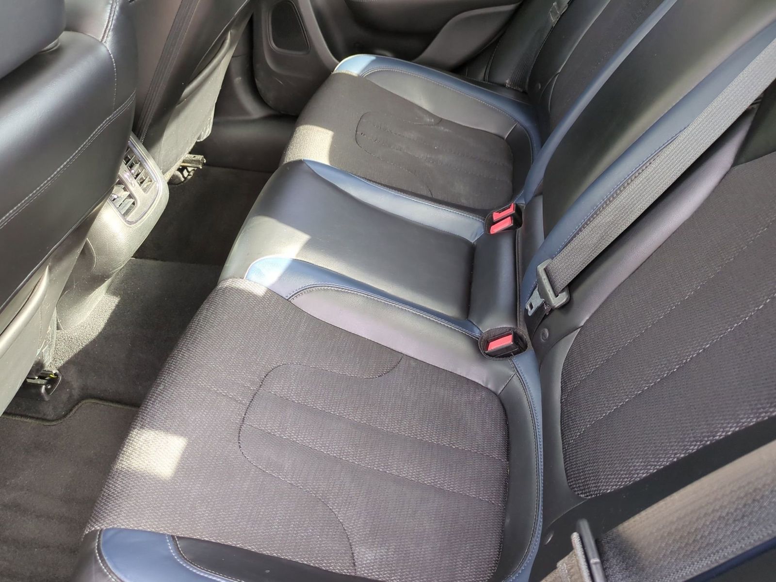 Thumbnail: 2015 Chrysler 200 - 22