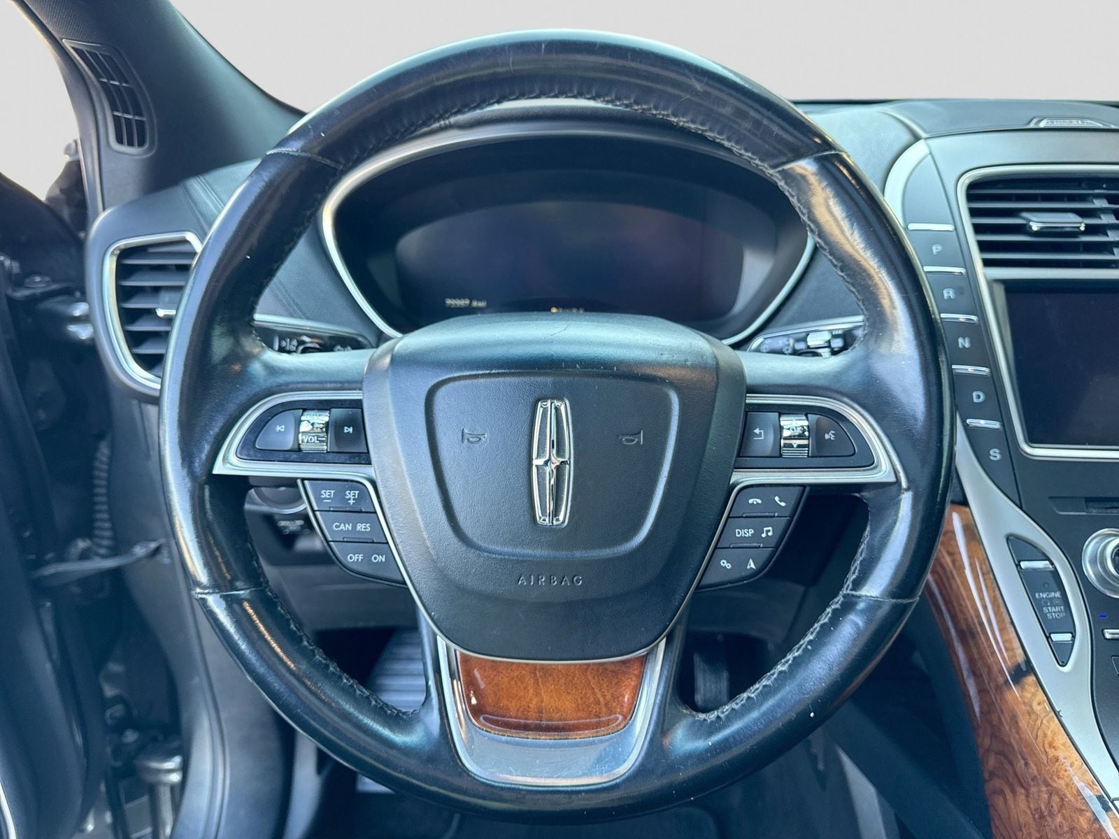 Thumbnail: 2019 Lincoln Nautilus - 24