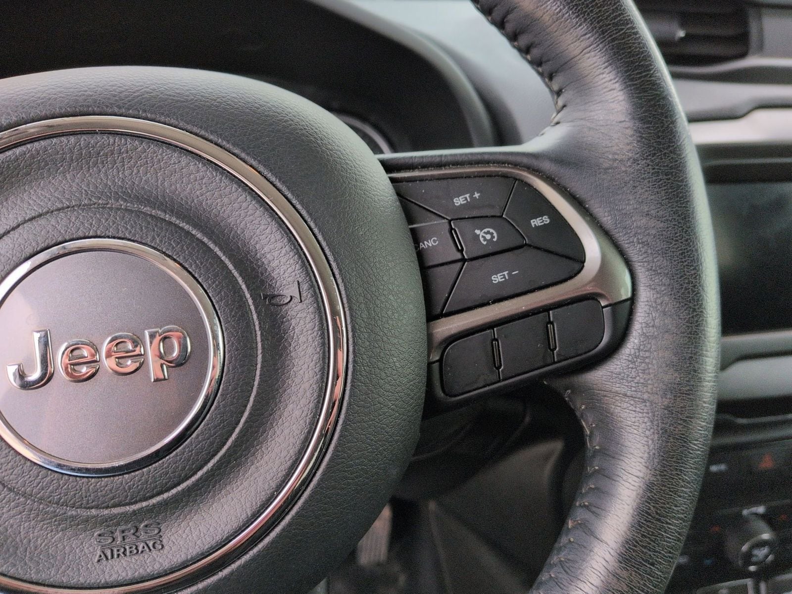 Thumbnail: 2020 Jeep Renegade - 26