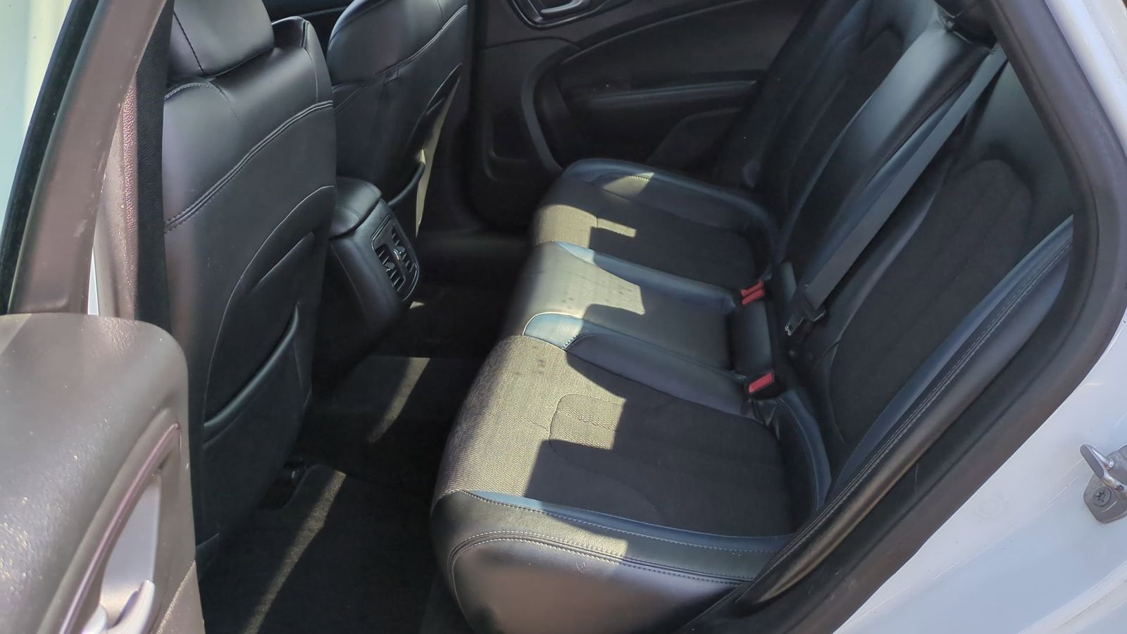 Thumbnail: 2015 Chrysler 200 - 17