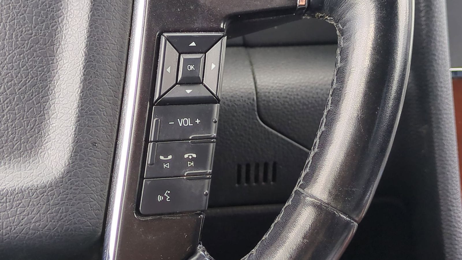 Thumbnail: 2016 Lincoln Navigator - 21