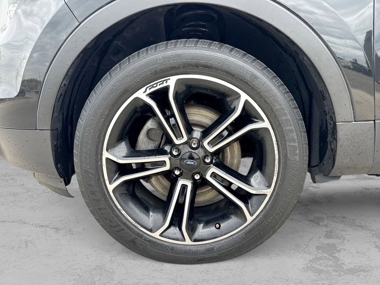 Thumbnail: 2015 Ford Explorer - 17